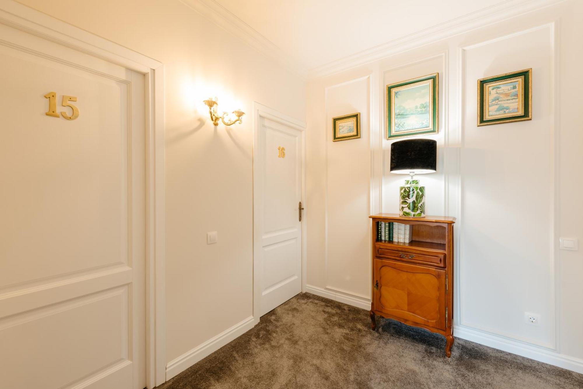 קלוז'-נאפוקה Ateneea Luxury Rooms מראה חיצוני תמונה